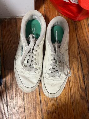 Reebok Men's Low-Top Sneakers in White with Green Insole
